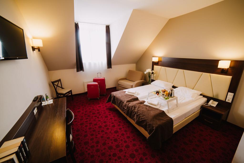 Hotel Maly Rzym Sandomierz Esterno foto