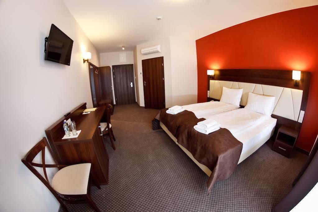 Hotel Maly Rzym Sandomierz Esterno foto