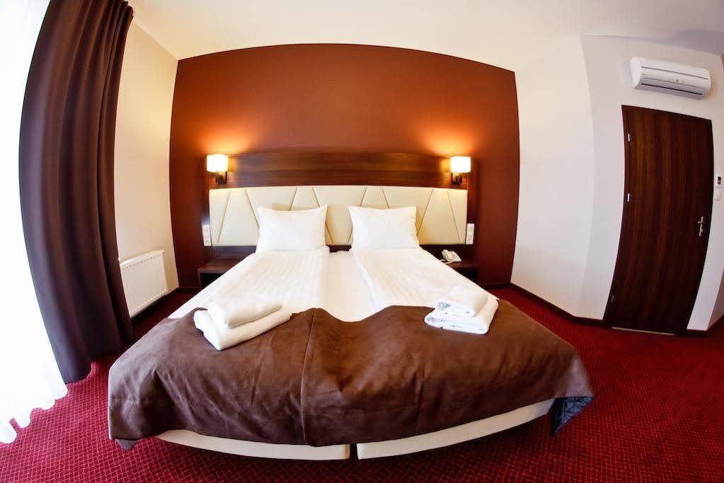 Hotel Maly Rzym Sandomierz Esterno foto